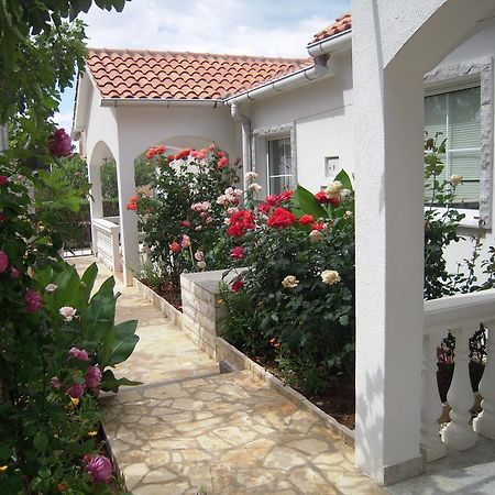 Apartments Marijeta Vir Luaran gambar