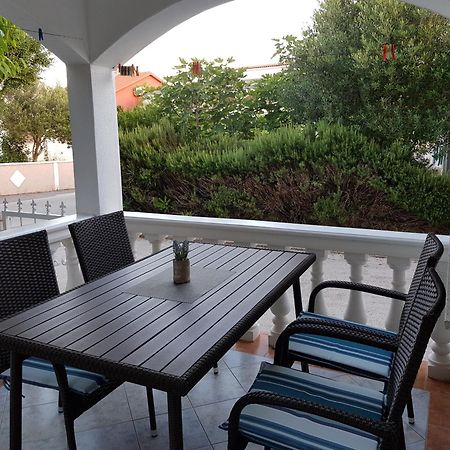 Apartments Marijeta Vir Luaran gambar
