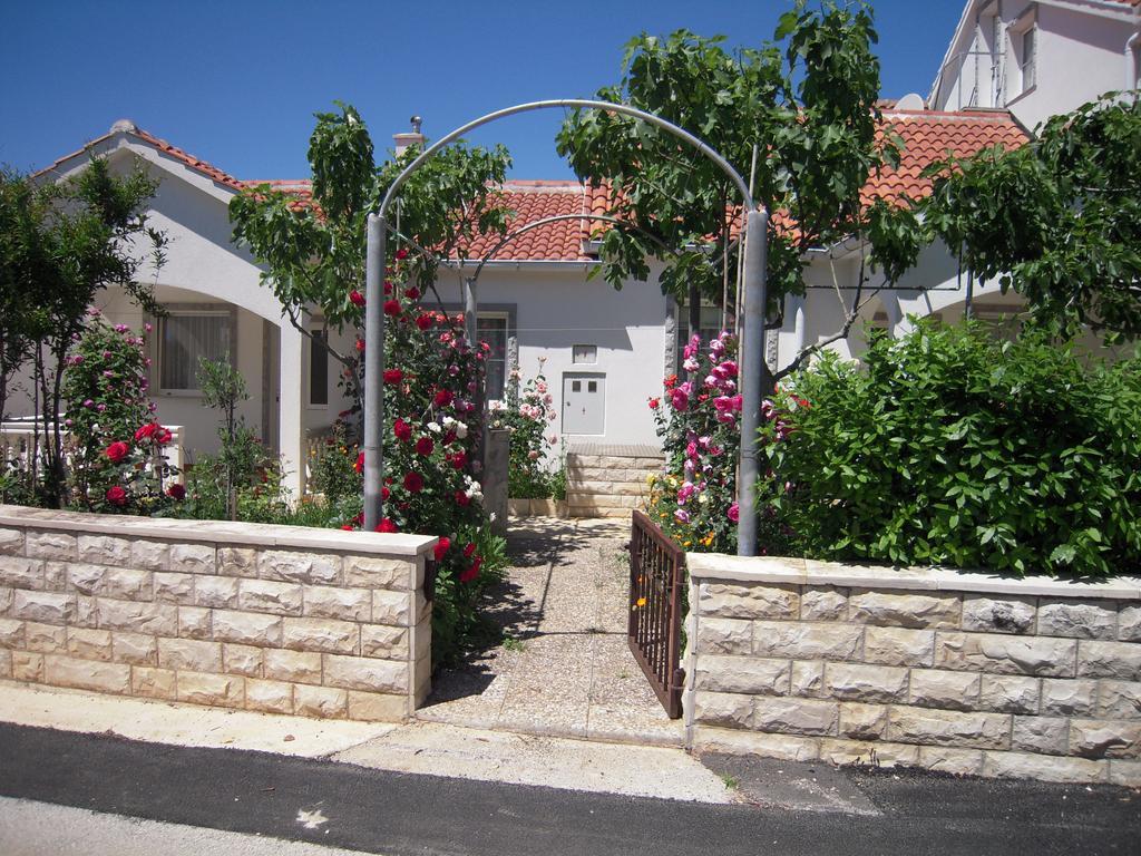 Apartments Marijeta Vir Luaran gambar