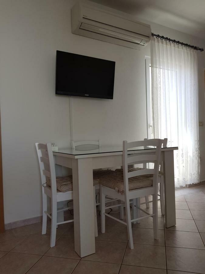 Apartments Marijeta Vir Luaran gambar