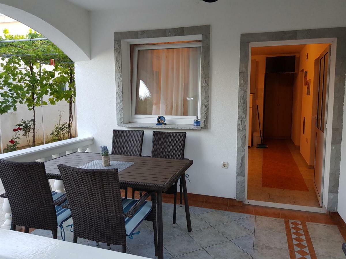 Apartments Marijeta Vir Luaran gambar