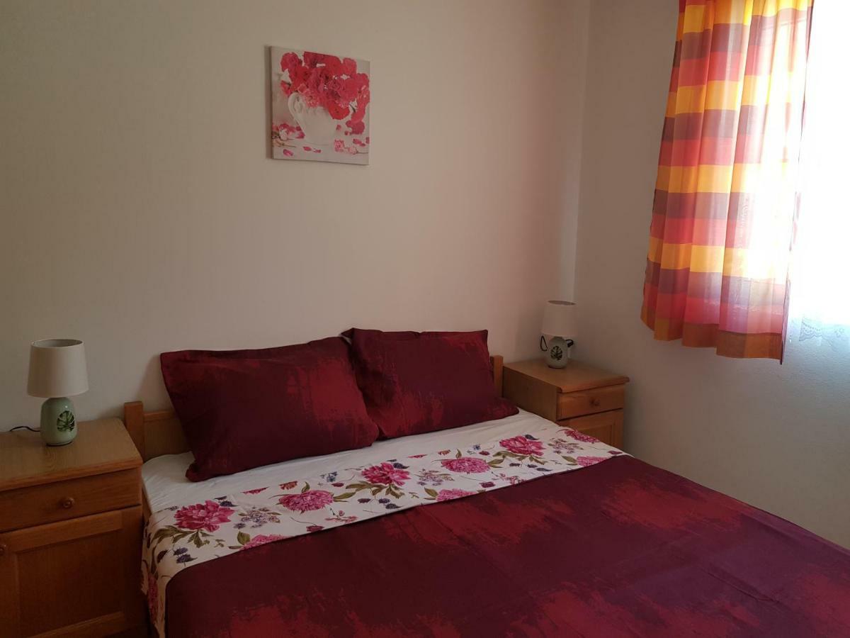 Apartments Marijeta Vir Luaran gambar