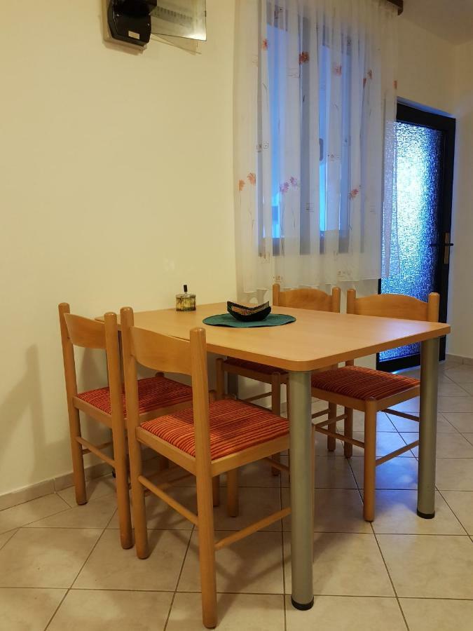 Apartments Marijeta Vir Luaran gambar